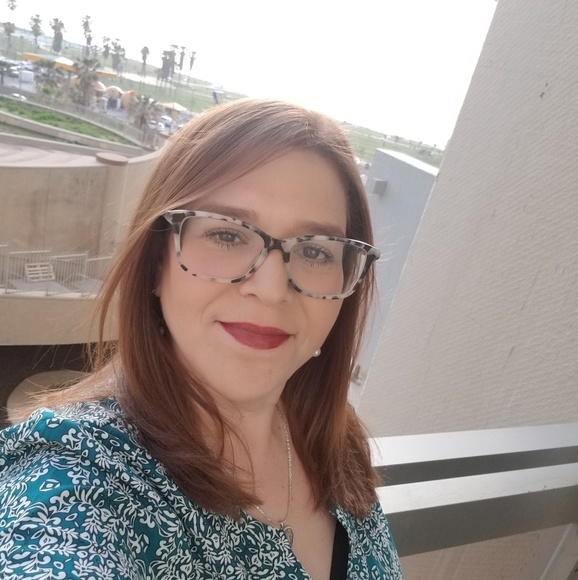 Meet your Posher, Dorit - Picture 1 of 1